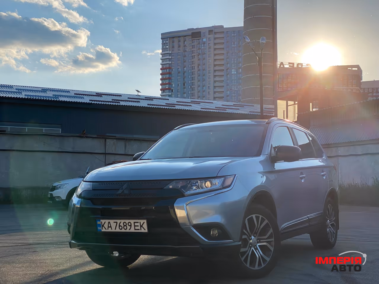 Mitsubishi Outlander - фото 3