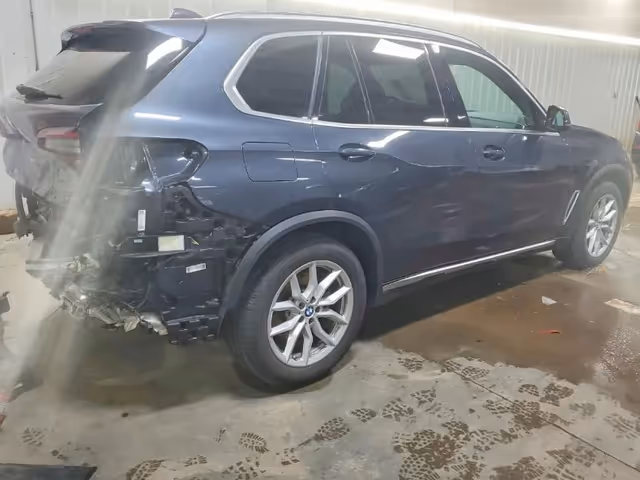BMW X5 - фото 4