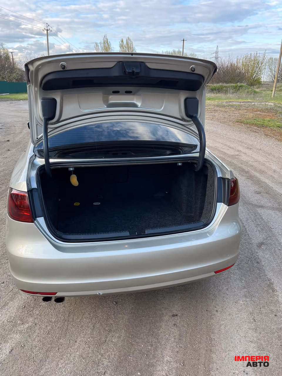 Volkswagen Jetta - фото 8
