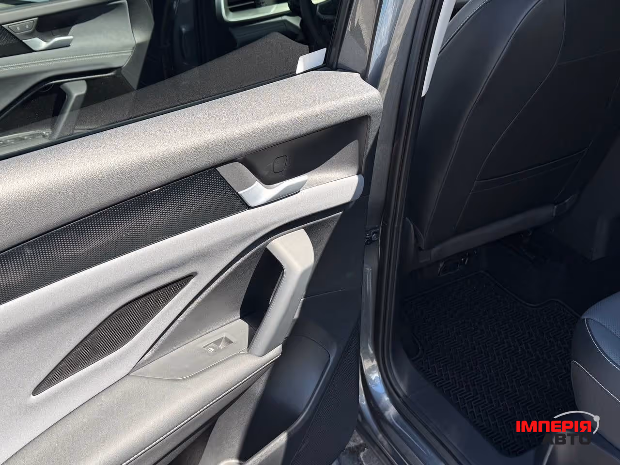 Volkswagen Tiguan - фото 14