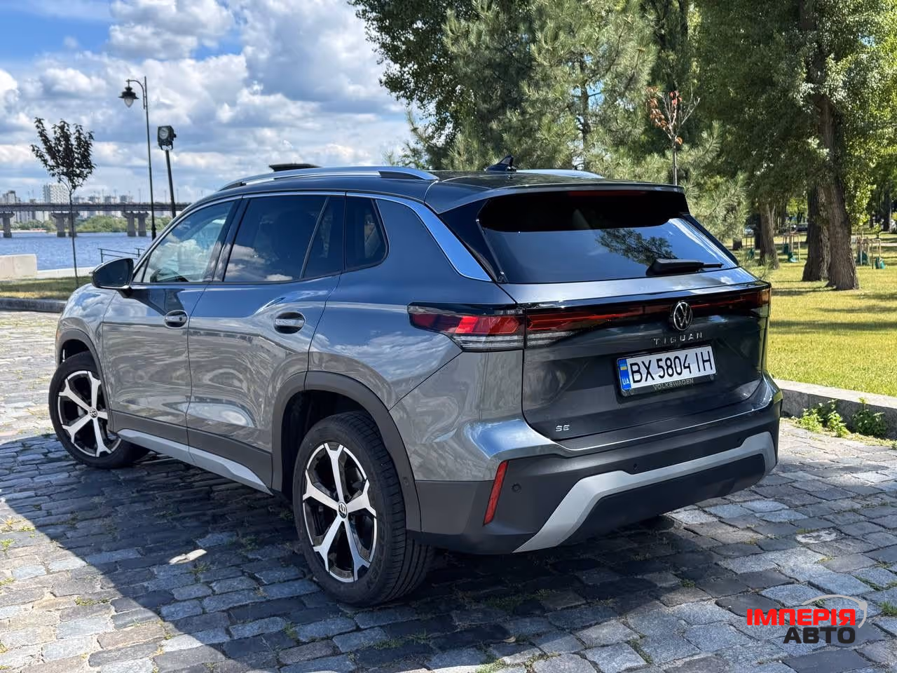 Volkswagen Tiguan - фото 9