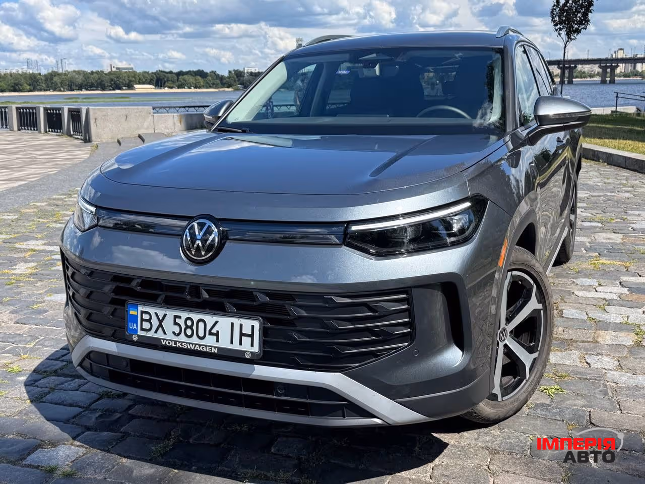 Volkswagen Tiguan - фото 2
