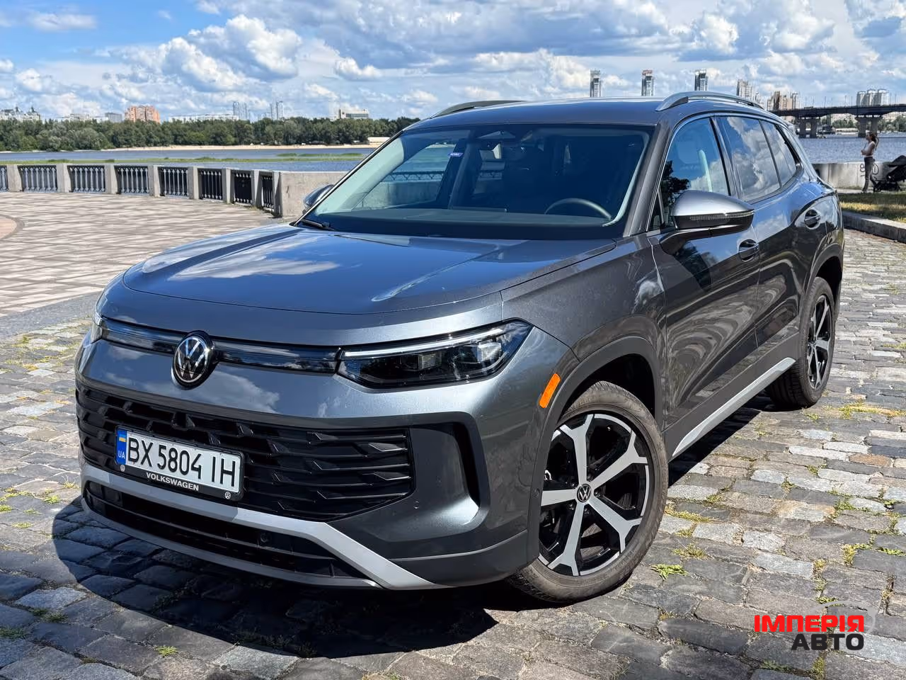 Volkswagen Tiguan - фото 1
