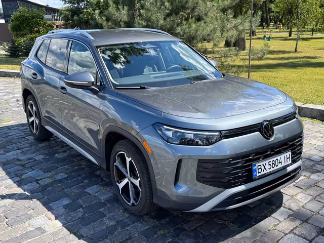 Volkswagen Tiguan - фото 5