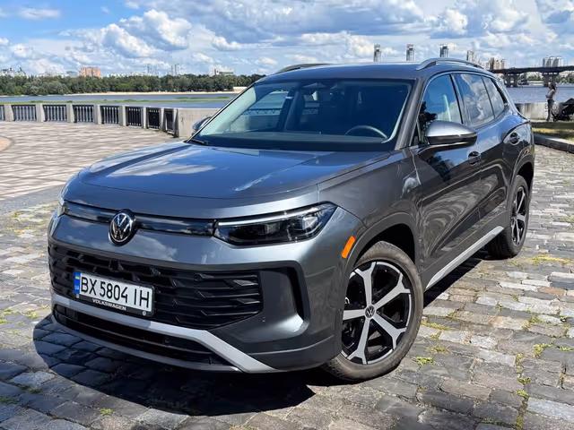 Volkswagen Tiguan - фото 1