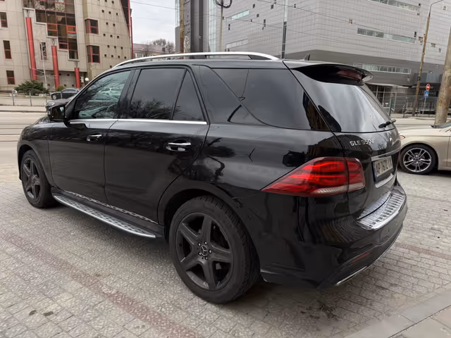 Mercedes-Benz GLE - фото 3