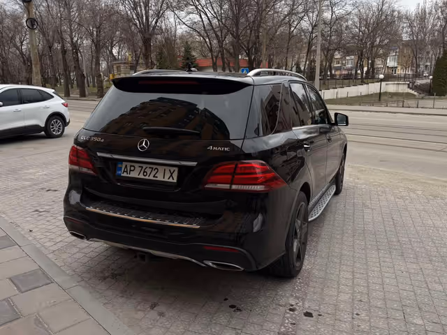 Mercedes-Benz GLE - фото 4