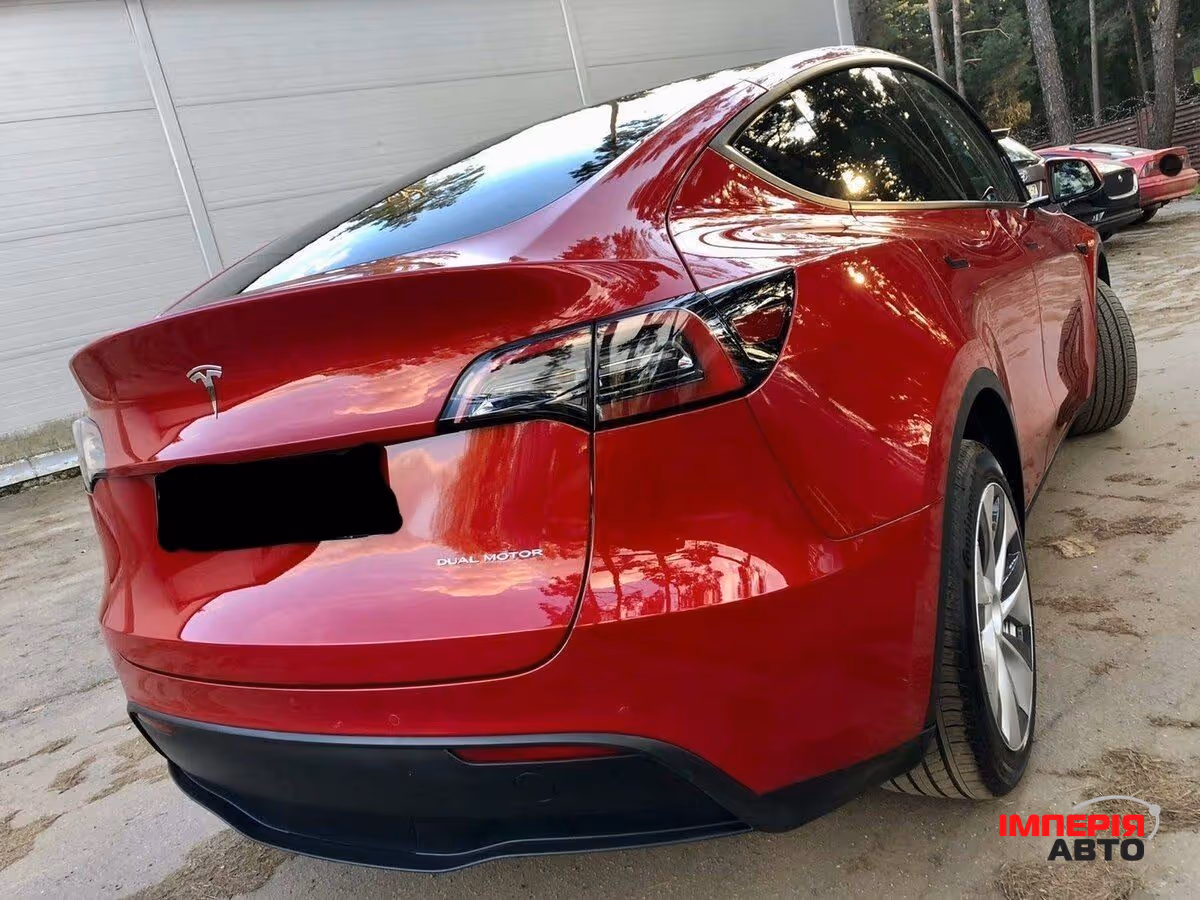 Tesla Model Y - фото 8