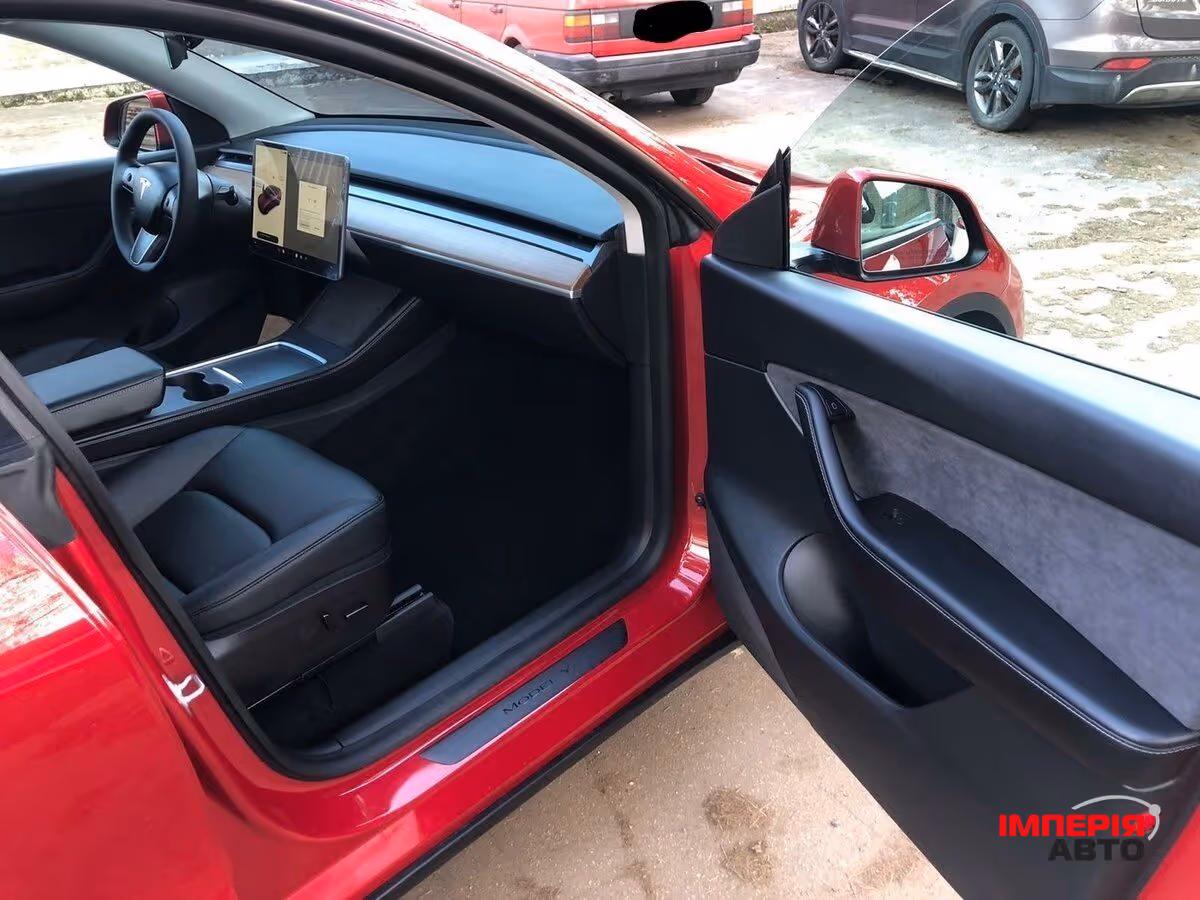 Tesla Model Y - фото 13