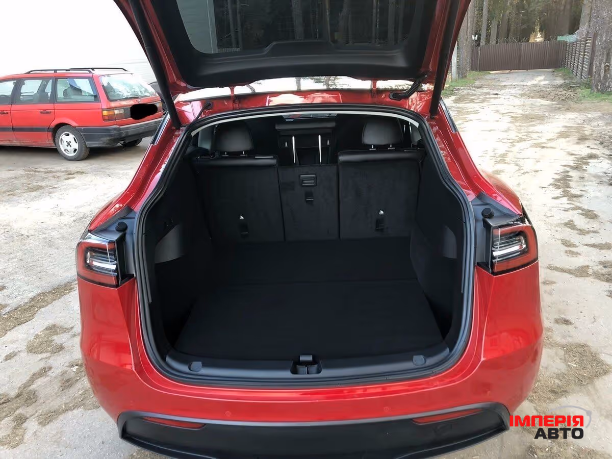 Tesla Model Y - фото 9
