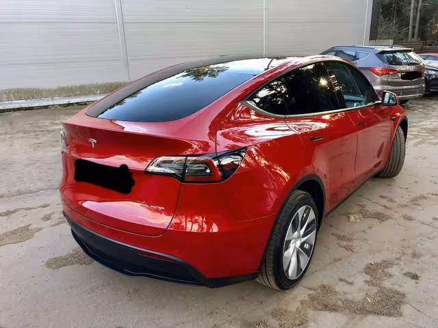 Tesla Model Y - фото 5