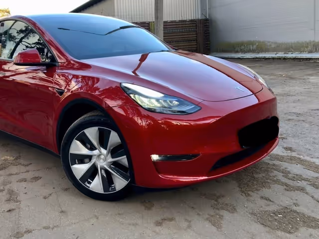 Tesla Model Y - фото 2