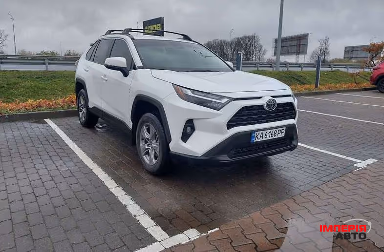 Toyota RAV4 - фото 5