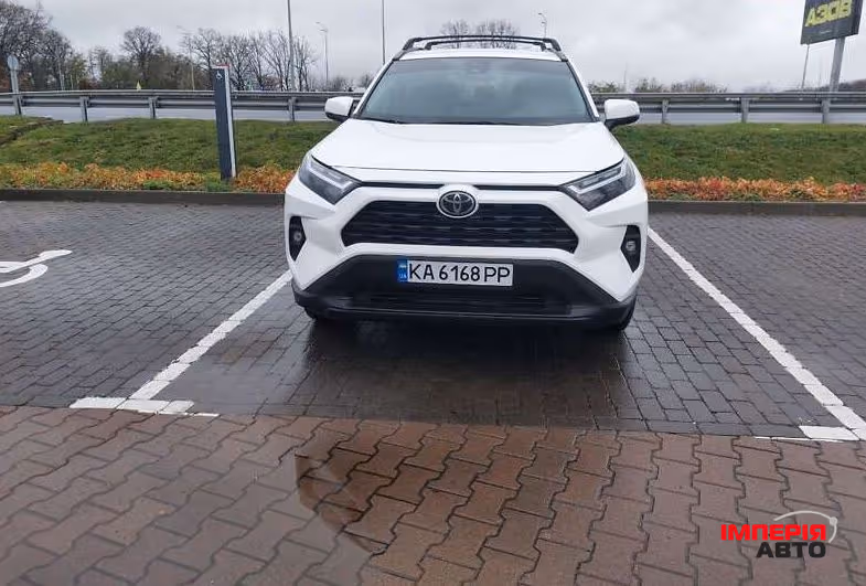 Toyota RAV4 - фото 6