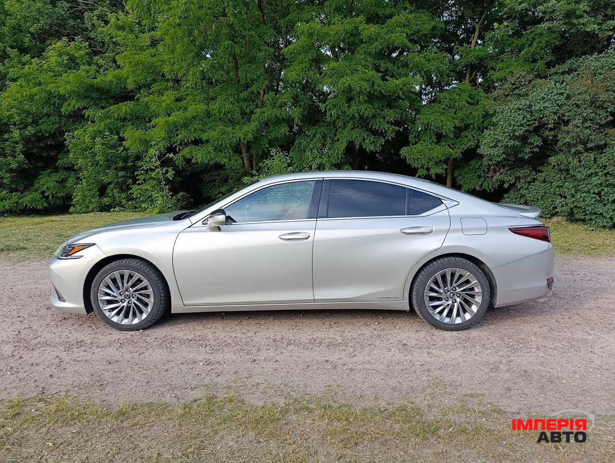 Lexus ES - фото 6