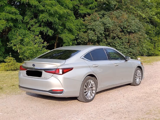Lexus ES - фото 5