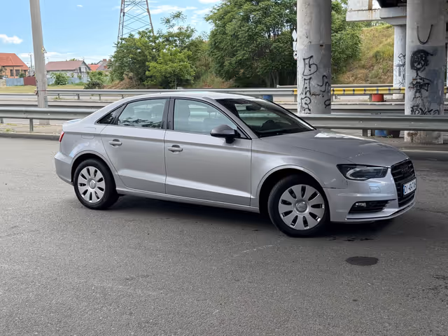 Audi A3 - фото 5