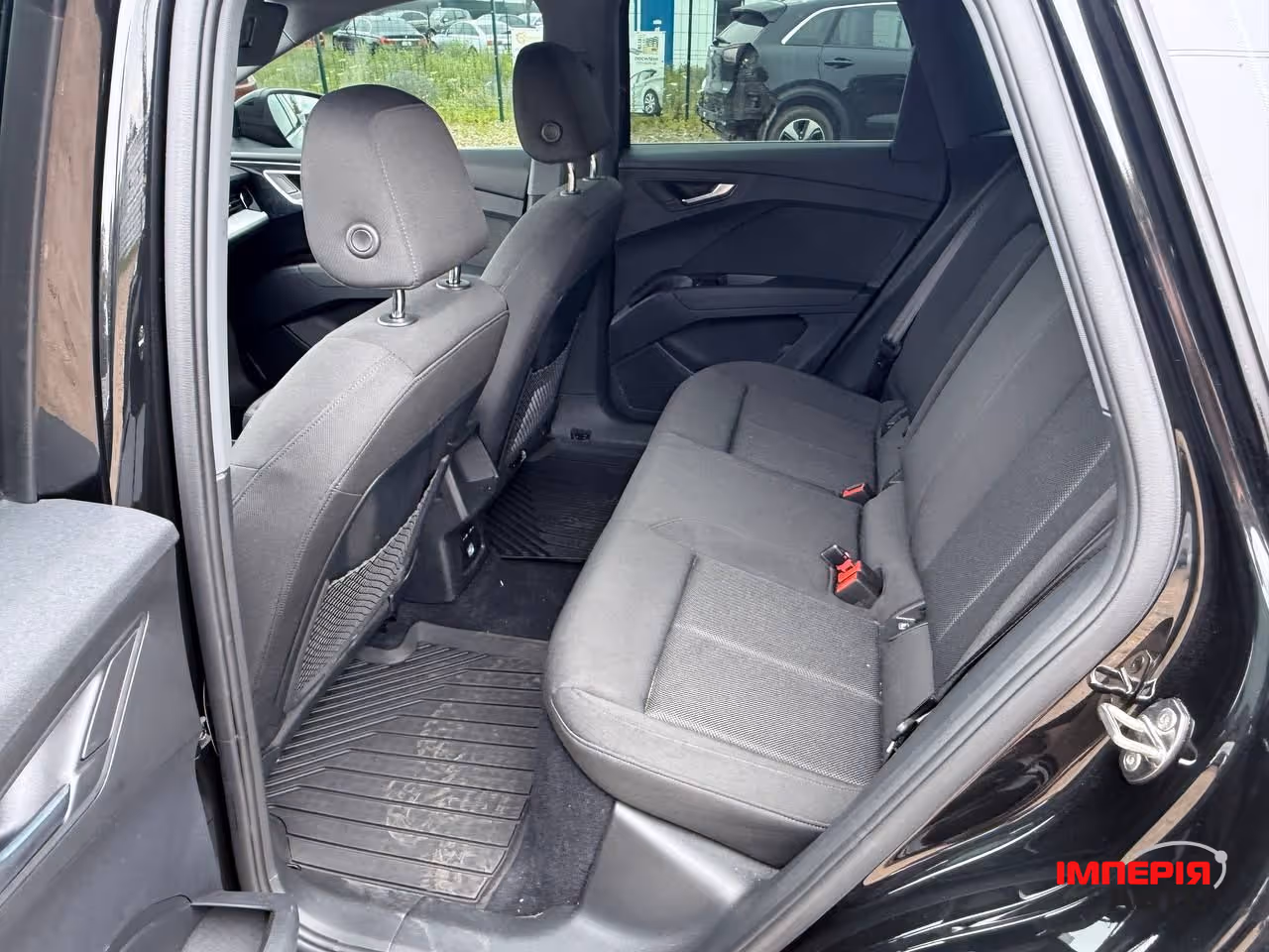 Audi Q4 e-tron - фото 10