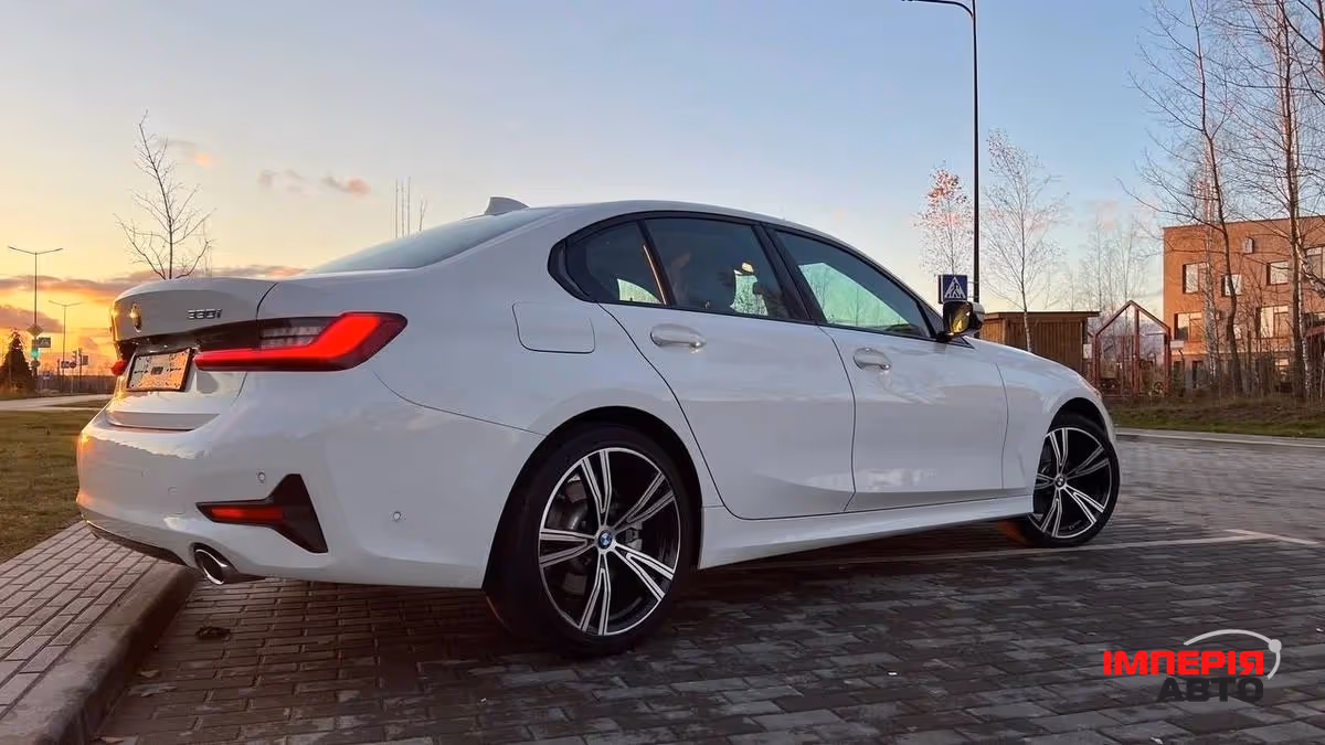 BMW 3 серії - фото 3