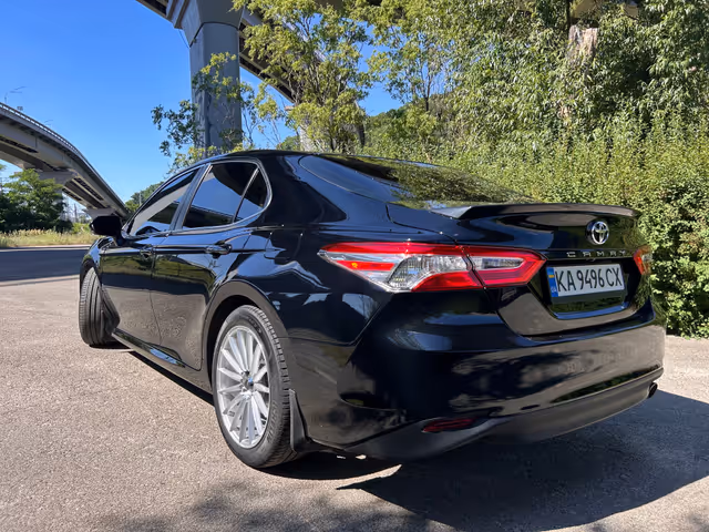 Toyota Camry - фото 5