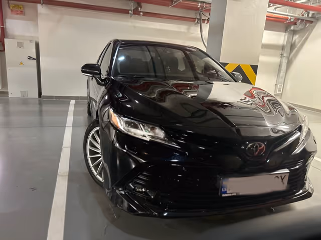 Toyota Camry - фото 2