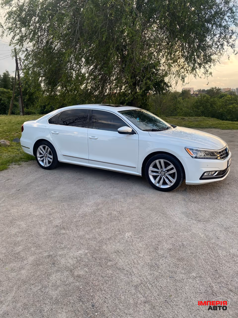 Volkswagen Passat - фото 2