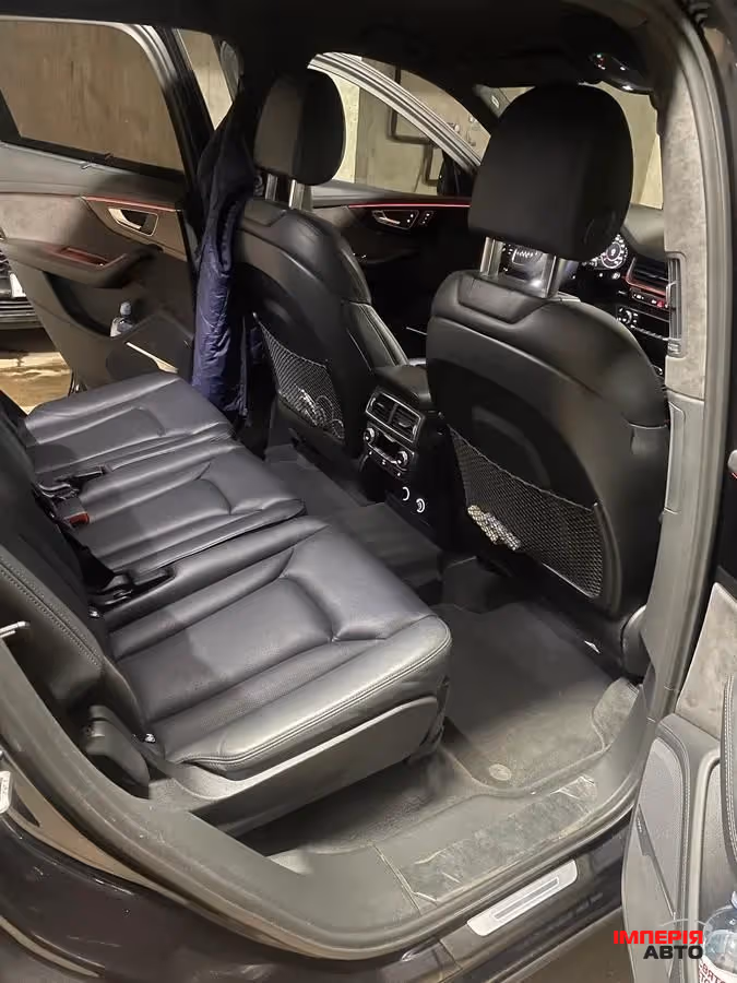 Audi Q7 - фото 7