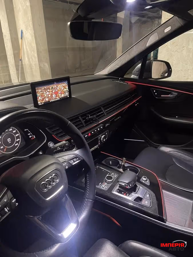 Audi Q7 - фото 5