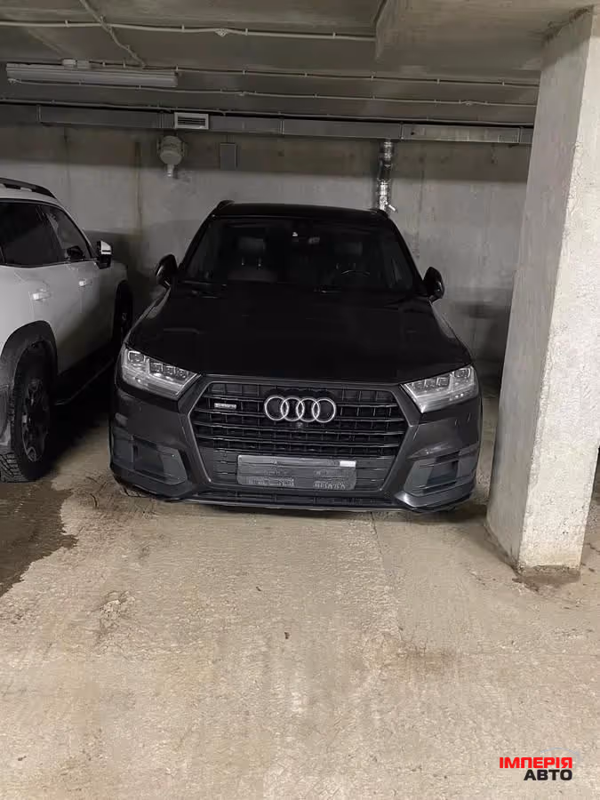 Audi Q7 - фото 1
