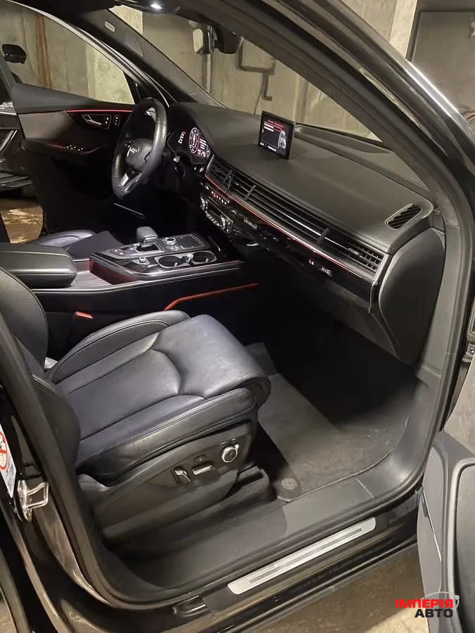 Audi Q7 - фото 6