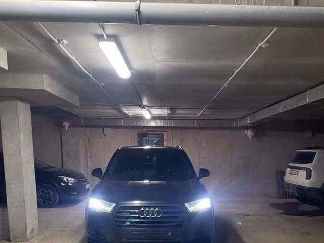 Audi Q7 - фото 4