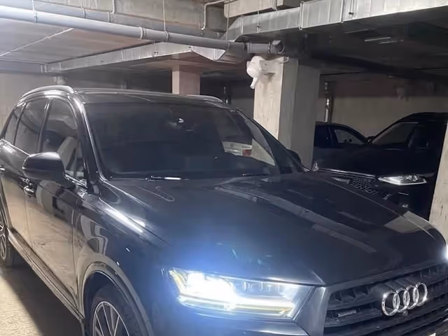 Audi Q7 - фото 3