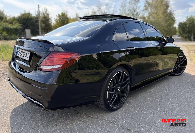 Mercedes-Benz E-Класс AMG - фото 10