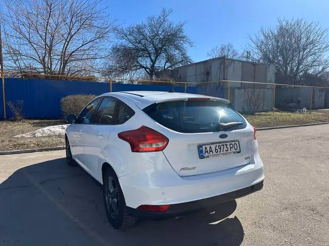 Ford Focus - фото 3