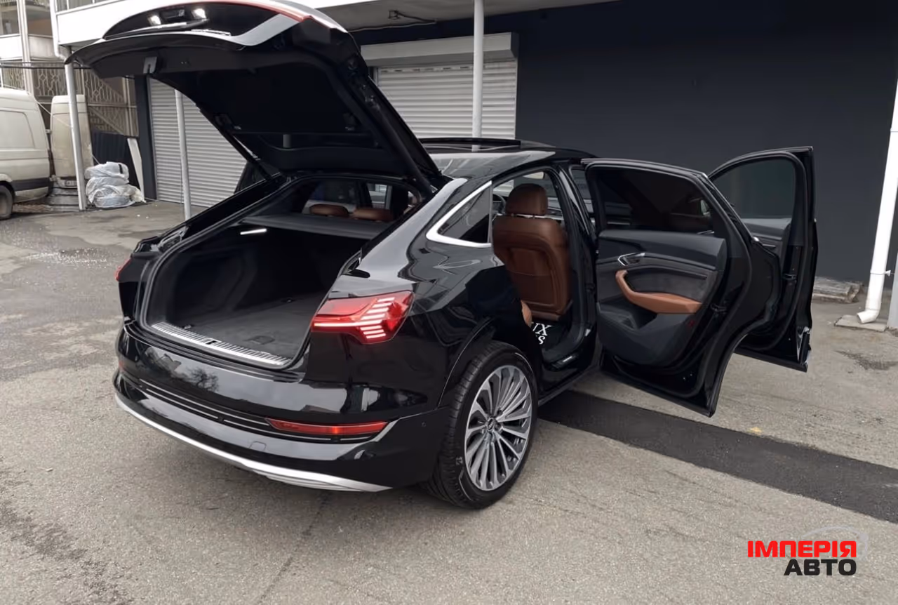 Audi e-tron Sportback - фото 17