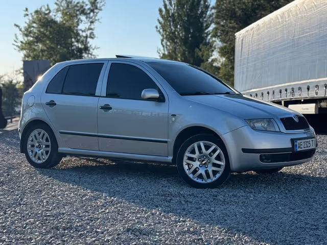 Skoda Fabia - фото 2
