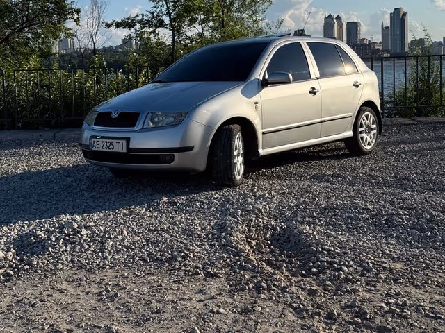 Skoda Fabia - фото 4