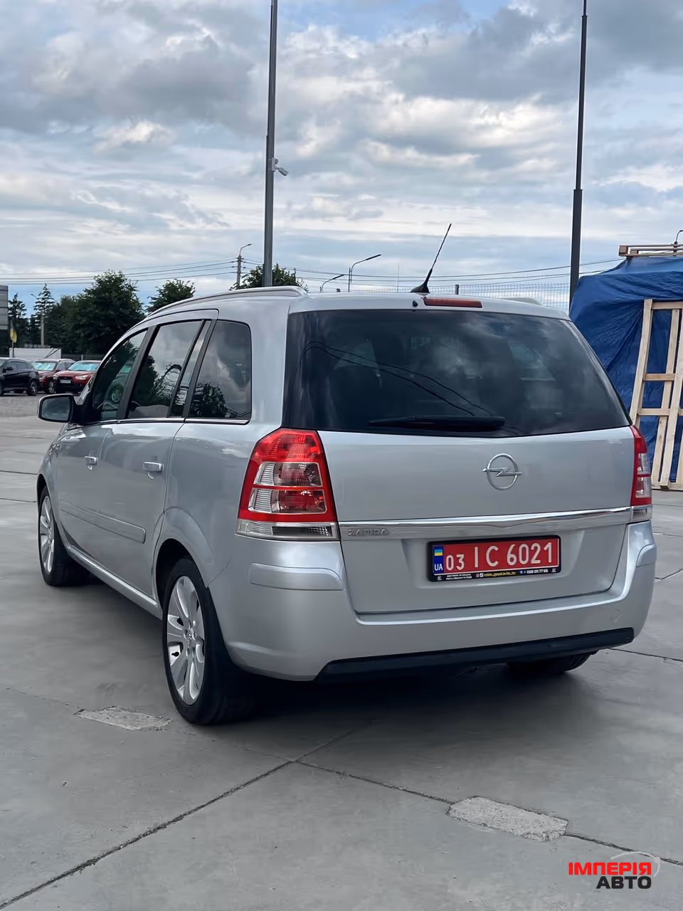 Opel Zafira - фото 16