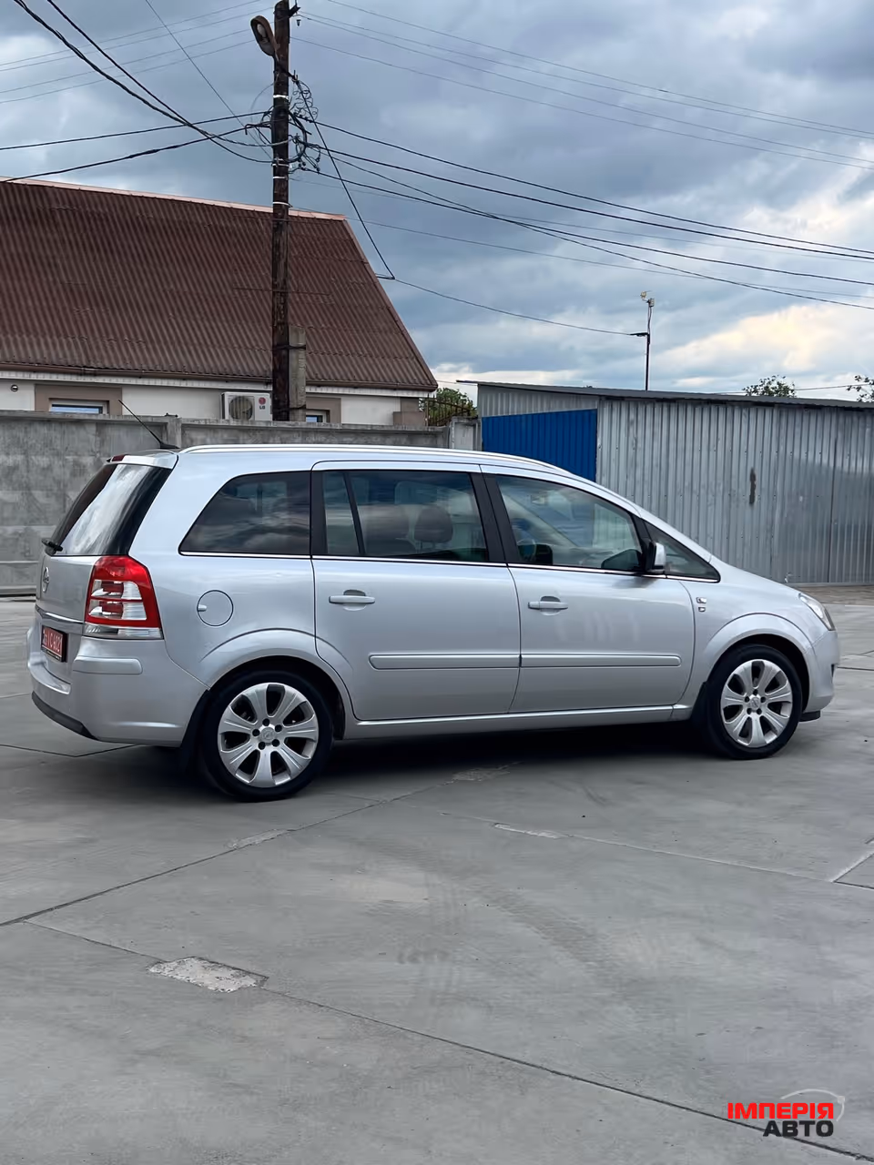 Opel Zafira - фото 17