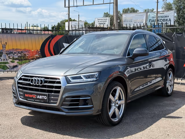 Audi Q5 - фото 1