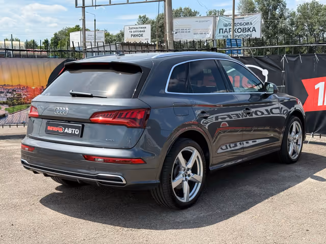 Audi Q5 - фото 4