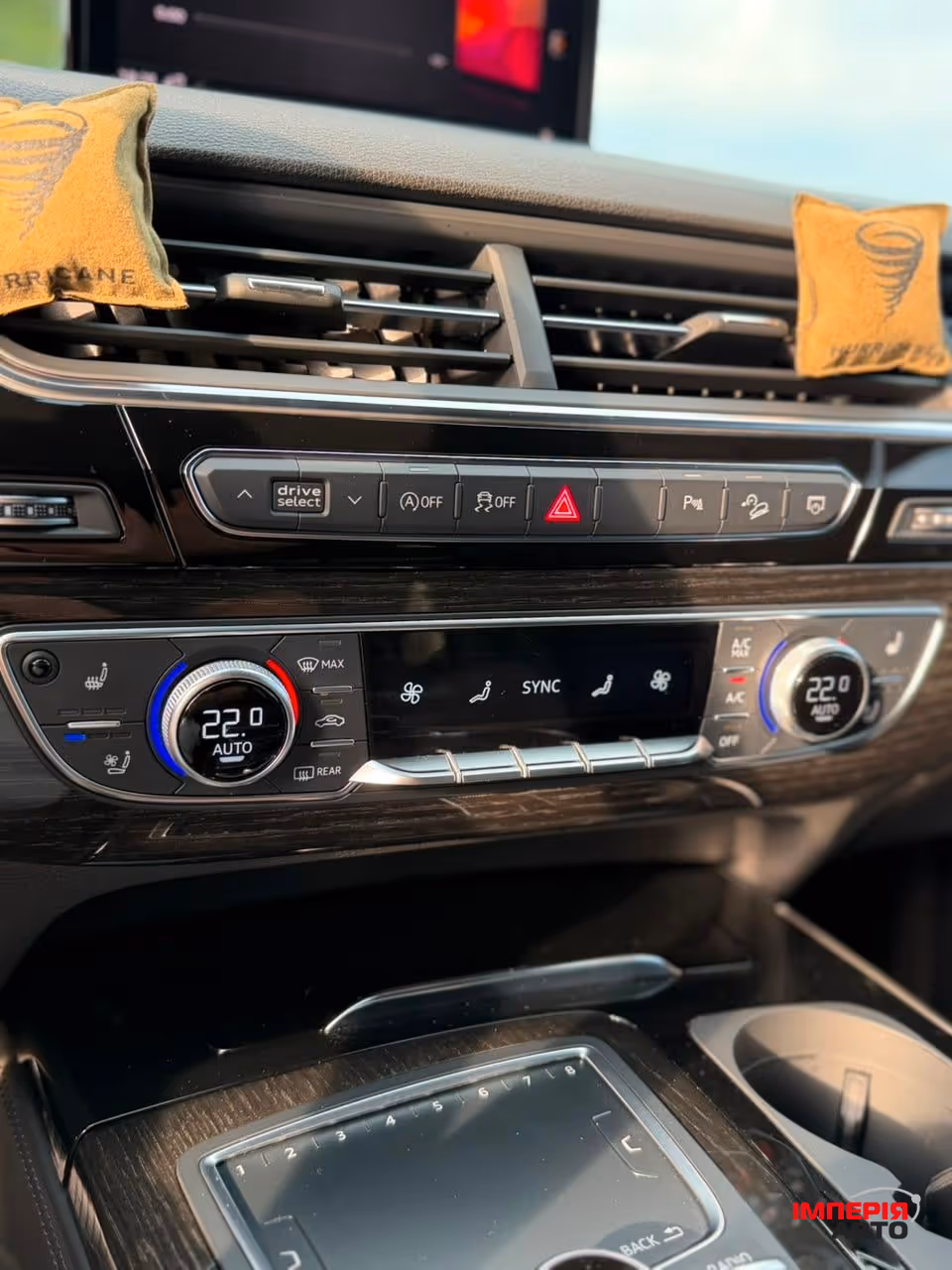 Audi Q7 - фото 16