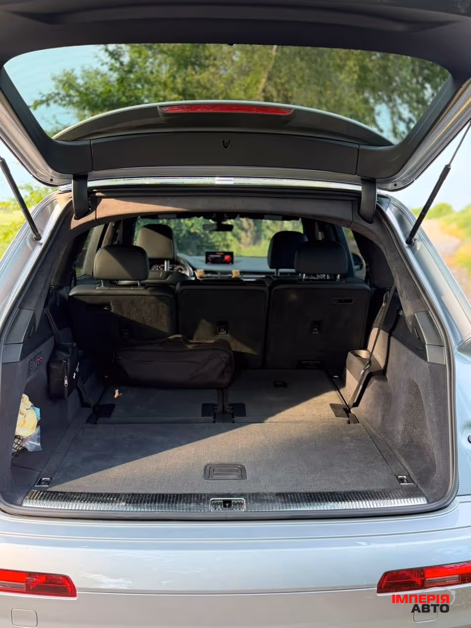 Audi Q7 - фото 21