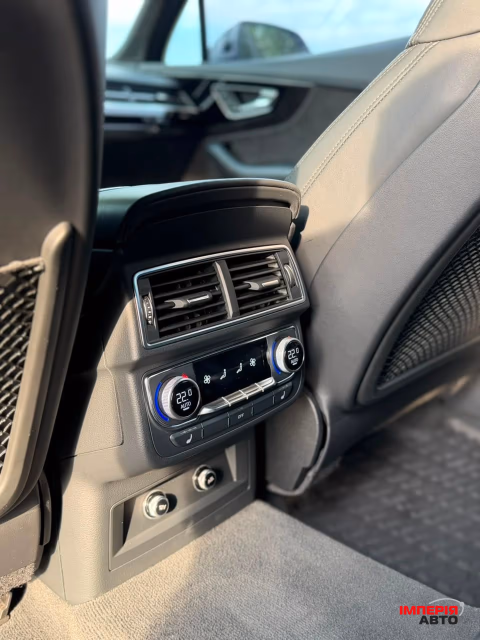 Audi Q7 - фото 20