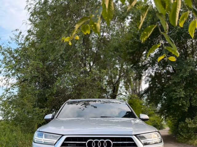 Audi Q7 - фото 4