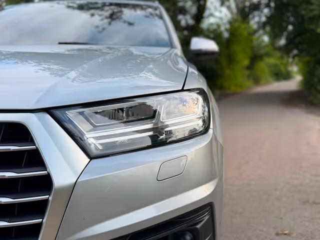 Audi Q7 - фото 3