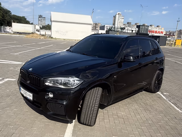 BMW X5 - фото 2