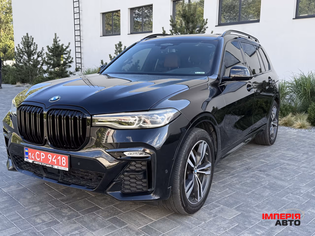 BMW X7 - фото 1