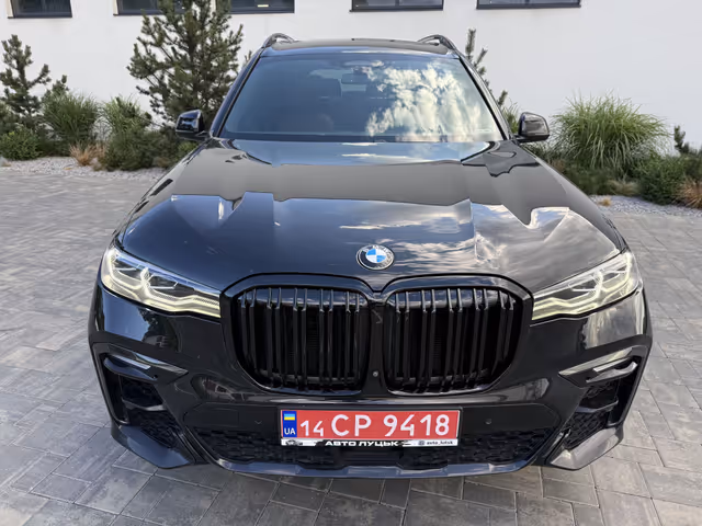 BMW X7 - фото 2