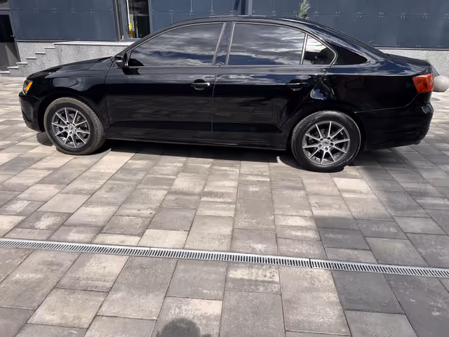 Volkswagen Jetta - фото 3